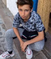 Sneaker Paradise Best Twink Tube 60cf97a1a0cf9.jpg