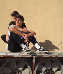 Sneaker Paradise Best Twink Tube 60cf97e3255aa.jpg