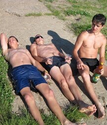 Beach and Pool Rats Twink Tube 60d50d9e8868b.jpg