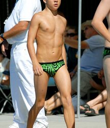 Beach and Pool Rats Twink Tube 60d50dac6d012.jpg