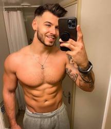 shirtless boys Twink Tube Selfies 61067117eaf63.jpg