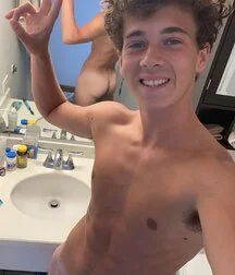 Mirror Mirror on the Wall Gay Tube