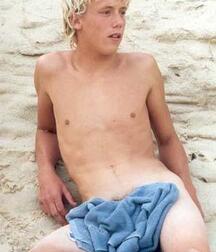 Hiding His Candy GayBoysTube 6099f2c8dd8fd.jpg