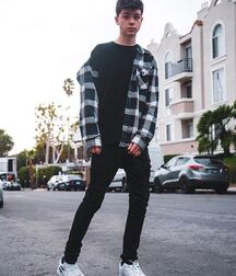 MIX 10 GUYS GAY PORN TUBE 6105acbe0c5e0.jpg