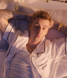 Justin Bieber Gay Tube Non Nude 60b182fa5060b.png