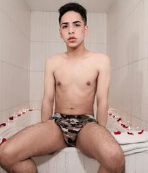 boys shirtless tubes gays solo 60e1c1ce38617.jpg