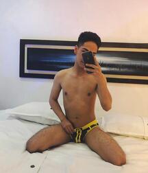 boys shirtless tubes gays solo 60e1c1f1b745a.jpg
