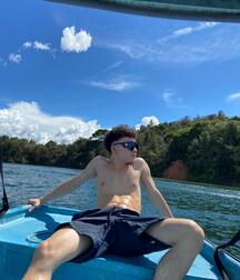 boys shirtless tubes gays solo 60e1c205ee538.jpg