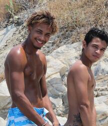 boys shirtless tubes gays solo 60e1c22c52afb.jpg