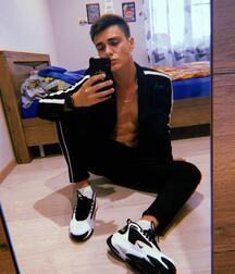 solo tubes gay porn amature 617dd6696d931.jpg