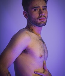 handsome solo gay guy tube cute 6248afe327de7.jpg