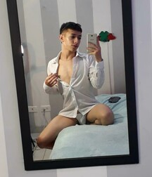 handsome solo gay guy tube cute 6248b011e333b.jpg