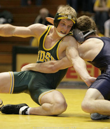 bulging action 56aead1c15560.jpg