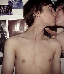 smoochers 56b78f36e5c06.jpg