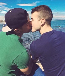 smoochers 56b78f39f12e4.jpg
