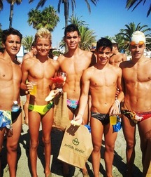 swimming buddies 56bfa69beef47.jpg