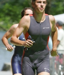 bulging triathletes 56d7b5576faa6.jpg
