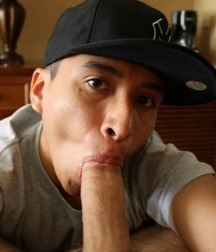 latinos giving head 56dad9ed013e9.jpg