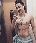 shirtless selfies 56dc349703cab.jpg