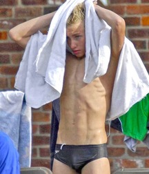 bulging manhood 56df6e3ca1c6f.jpg
