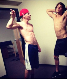 shirtless buds 56ebf973014a1.jpg