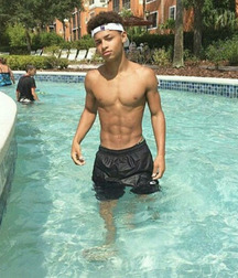 pool party 56f27c24c3be1.jpg