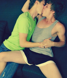 kissed a boy 56fef792b3bcb.jpg