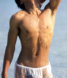 who wears short shorts 56ffdf4a789e0.jpg