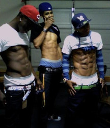 show those abs