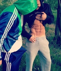 show those abs 5705ba50e23d6.jpg