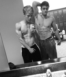 shirtless bros 5707986f4db0e.jpg