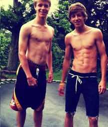 shirtless bros 5707986fc2e6e.jpg