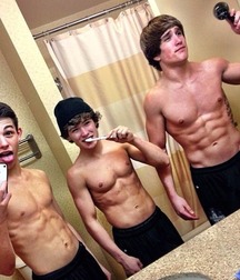 shirtless bros 57079870d956b.jpg