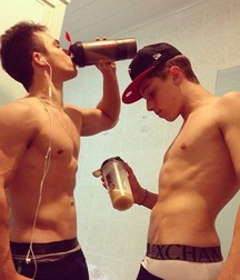 shirtless bros 570798715c13d.jpg