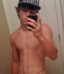 twinks in the mirror 570cf9cdcd238.jpg