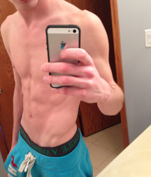twinks in the mirror 570cf9d18491d.jpg