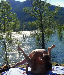 doing it in nature 570fb9a98e87c.jpg