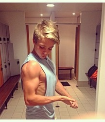 side boob 572392b7e2d90.jpg