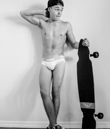 skimpy attire 573334802170a.jpg