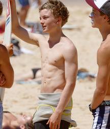 barechested bros 57368890cfcda.jpg