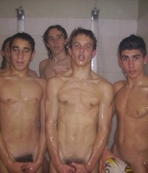 emperors without clothes 573e43bacd4ab.jpg