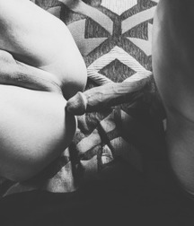 poke the hole 573f0e30ac6c3.jpg