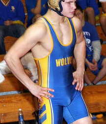 bulging in blue 5741b733f3314.jpg