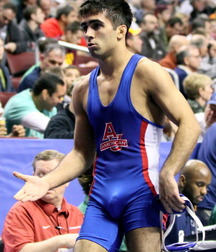 bulging in blue 5741b735d0f88.jpg
