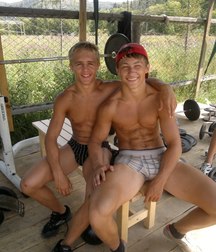 pals with pecs 5762ad8e98489.jpg