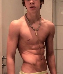 shirtless showoffs 5788f53b6524d.jpg