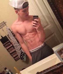 waistbands showing 2 5797f8e88a3eb.jpg