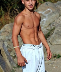 waistbands showing 2 5797f8ec7c4e4.jpg