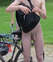 pubes in public 57a4a66fc6eb9.jpg