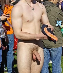 pubes in public 57a4a674a3dd8.jpg